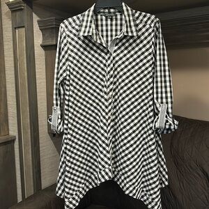 Elegant Black & White Gingham Long Sleeve, Button Front Tunic.
